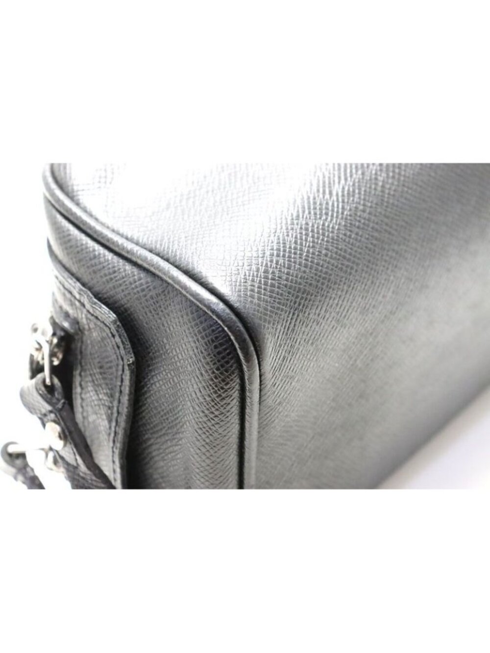 ★SOLD★ Louis Vuitton Taiga Trousse Yvan Leather Second Bag - Picture 4 of 8